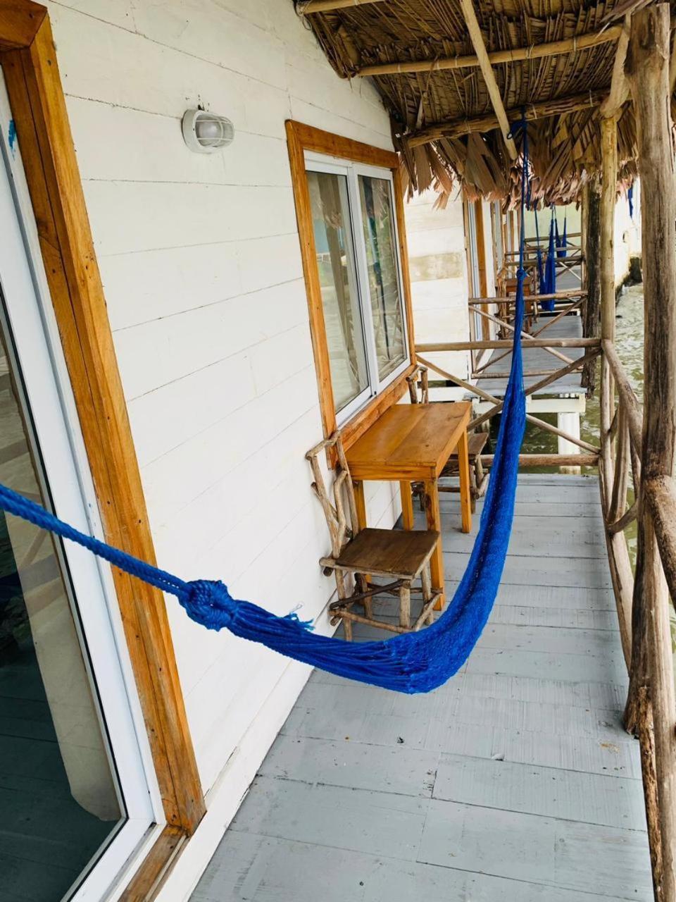 Restaurante Y Hotel “La Pesca” Puerto Barrios Eksteriør bilde