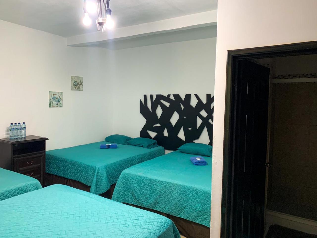Restaurante Y Hotel “La Pesca” Puerto Barrios Eksteriør bilde